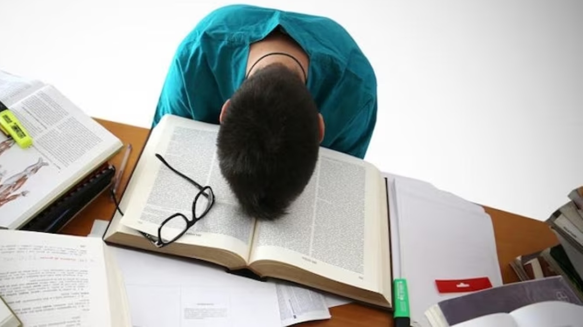 एग्जाम स्ट्रेस से बचने के लिए बच्चों को डाइट में दें ये चीजें: Exam Stress