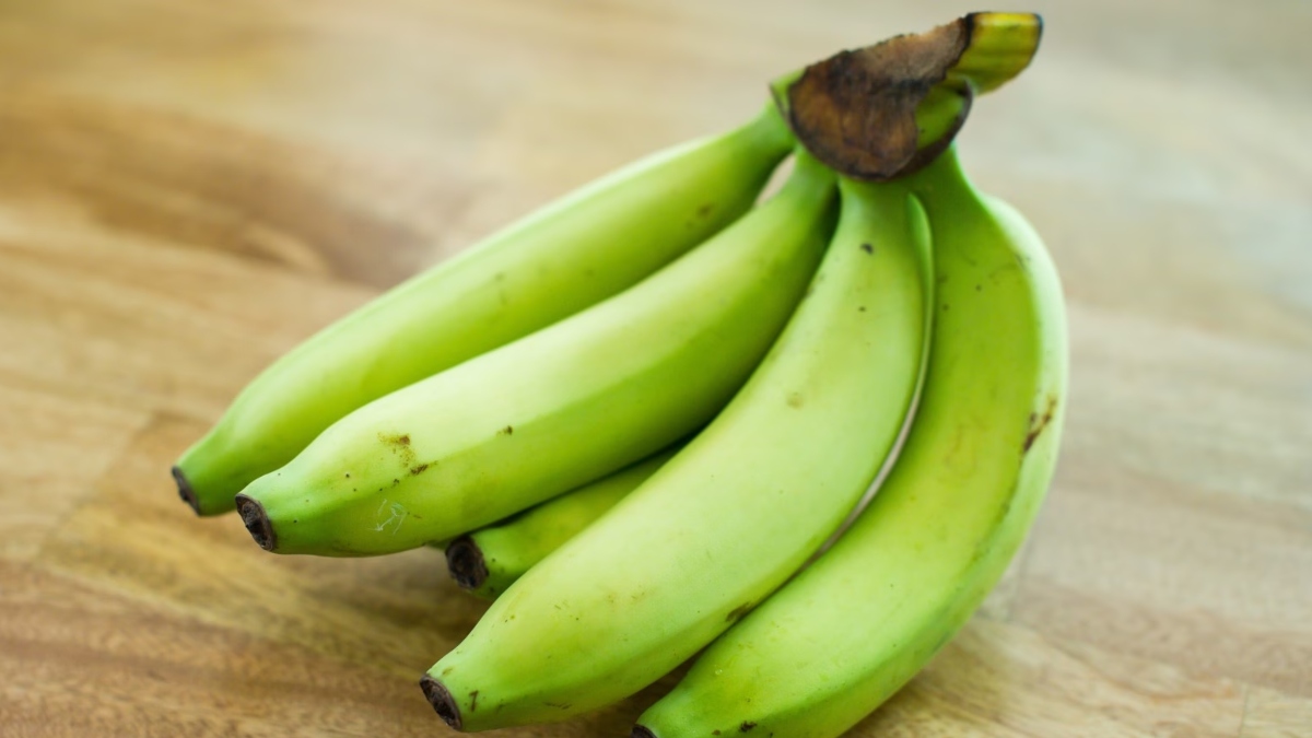 शुगर बढ़ने का है डर तो डाइट में शामिल करें कच्चा केला: Raw Banana Benefits