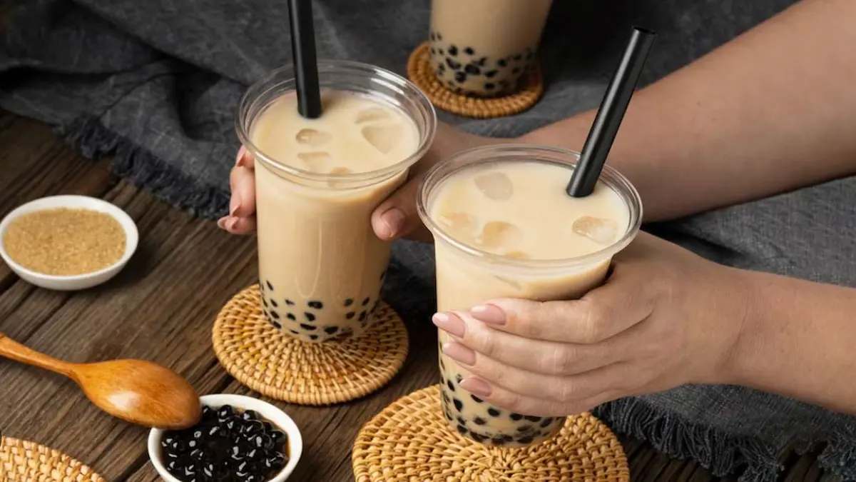 क्या आपको भी पसंद है बोबा टी? अगली बार पीने के पहले जान लें नुक़सान: Boba Tea